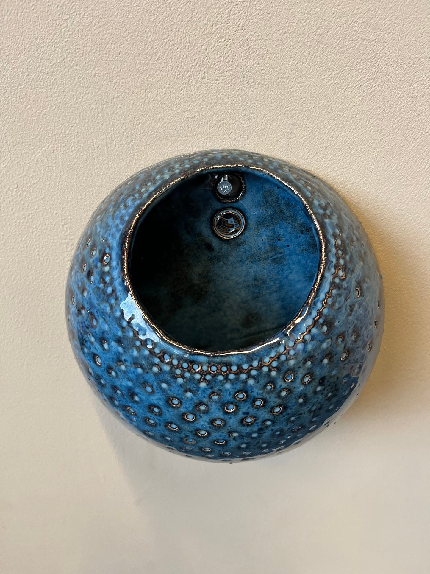 Wandpot 'Dots' diepblauw