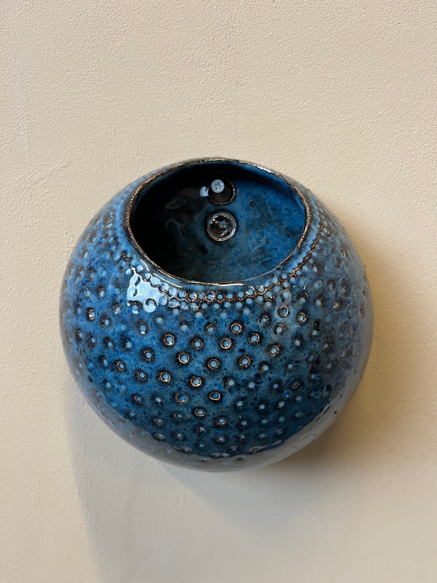 Wandpot 'Dots' diepblauw