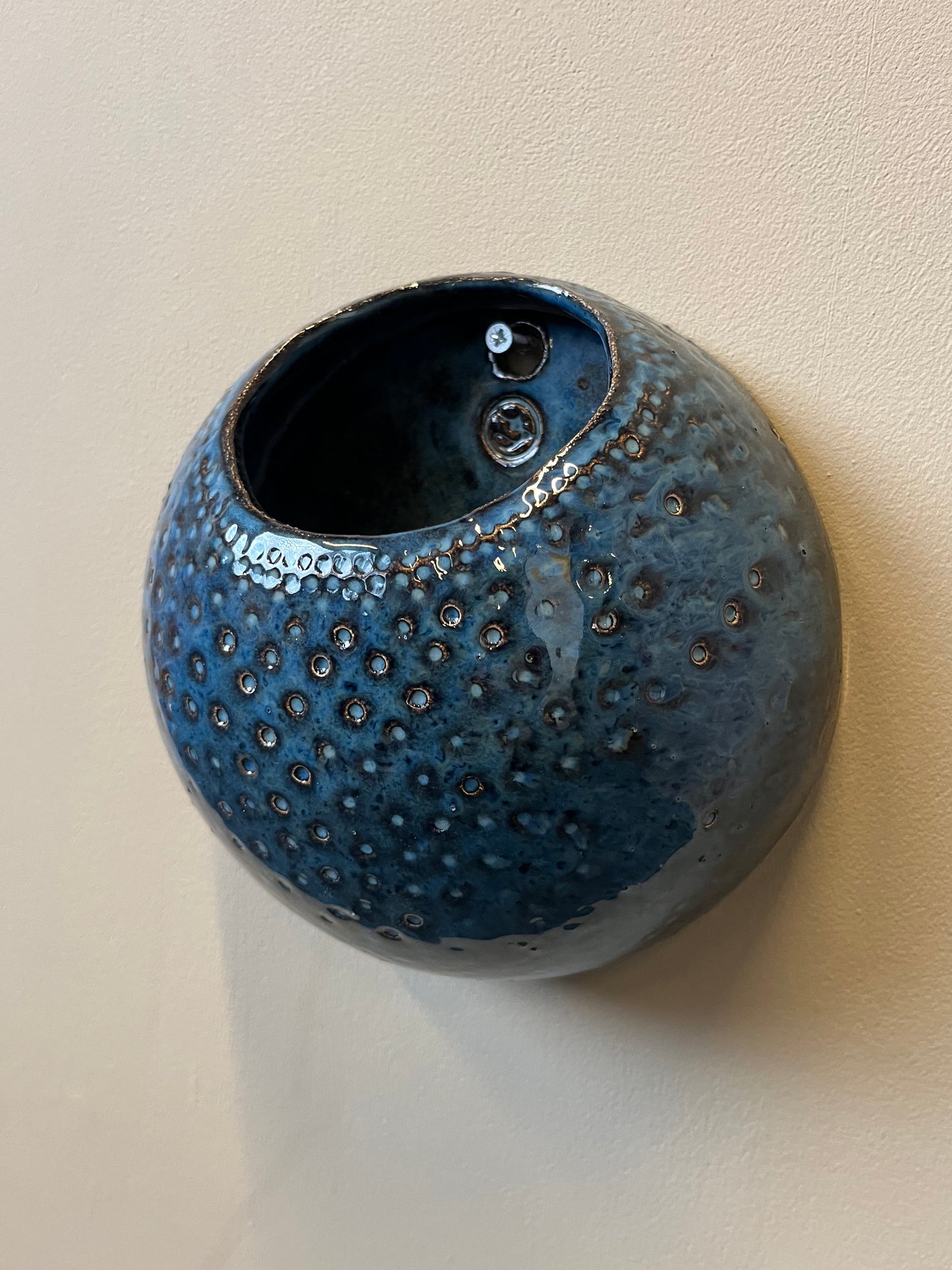 Wandpot 'Dots' diepblauw